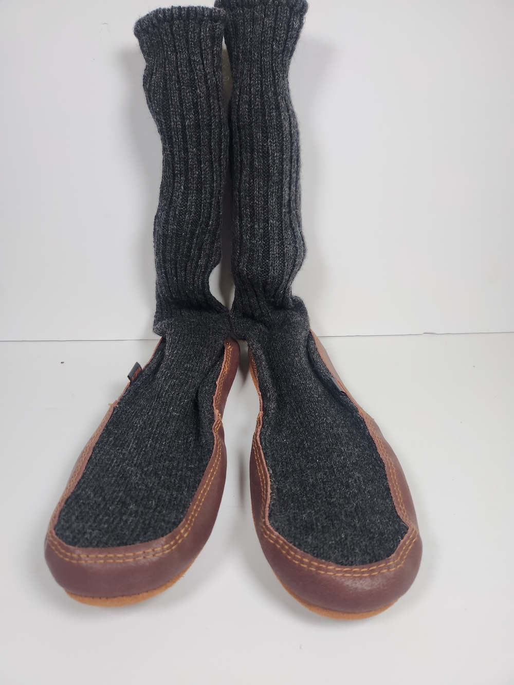 Acorn Slipper Sock Charcoal Black Ragg Wool Suede Sole NWOB Unisex 9/10 11/12